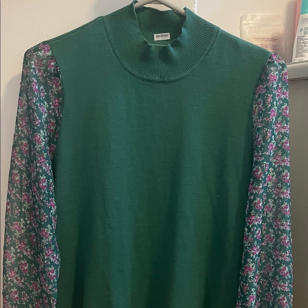 89th & Madison Green Top with sheer Floral Sleeves